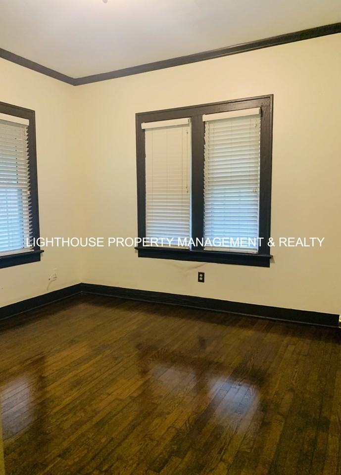 1137 Lasalle St - Photo 7 of 23