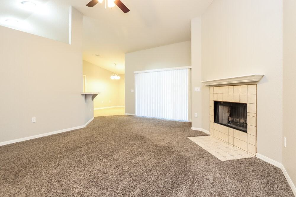 5800 Driftwood Dr - Photo 3 of 15