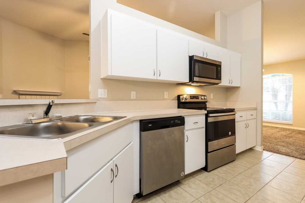 5800 Driftwood Dr - Photo 6 of 15