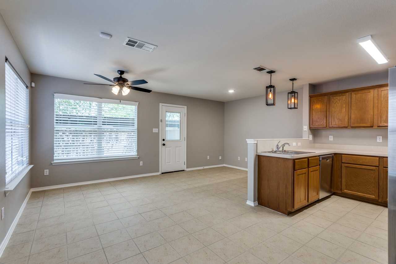 3127 Lubbock Ave #3127 - Photo 3 of 15