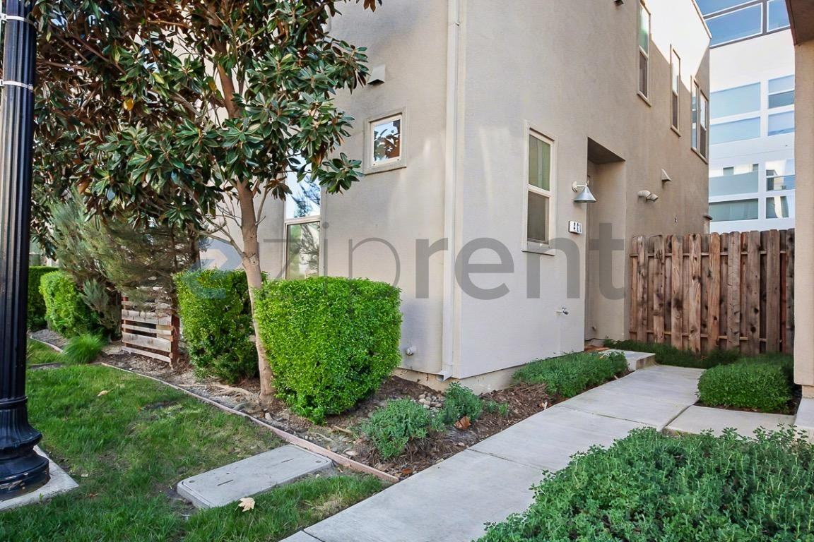 450 Crate Ave - Photo 2 of 39