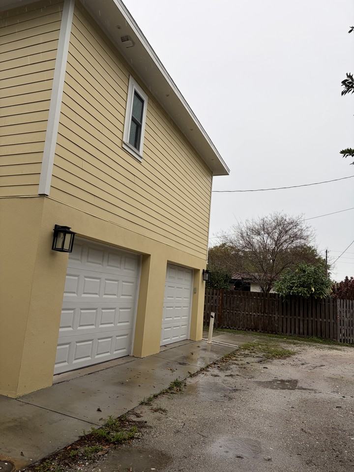 2717 14th Street North - Photo 2 of 20