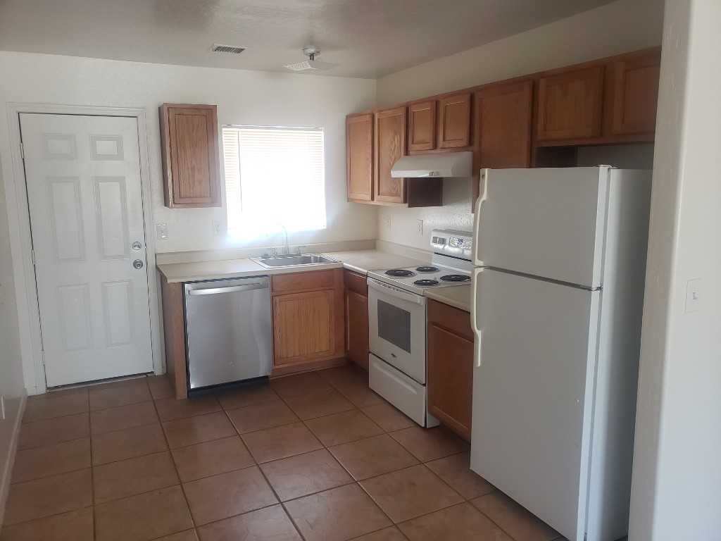 403 N Sunshine Blvd #C - Photo 2 of 15