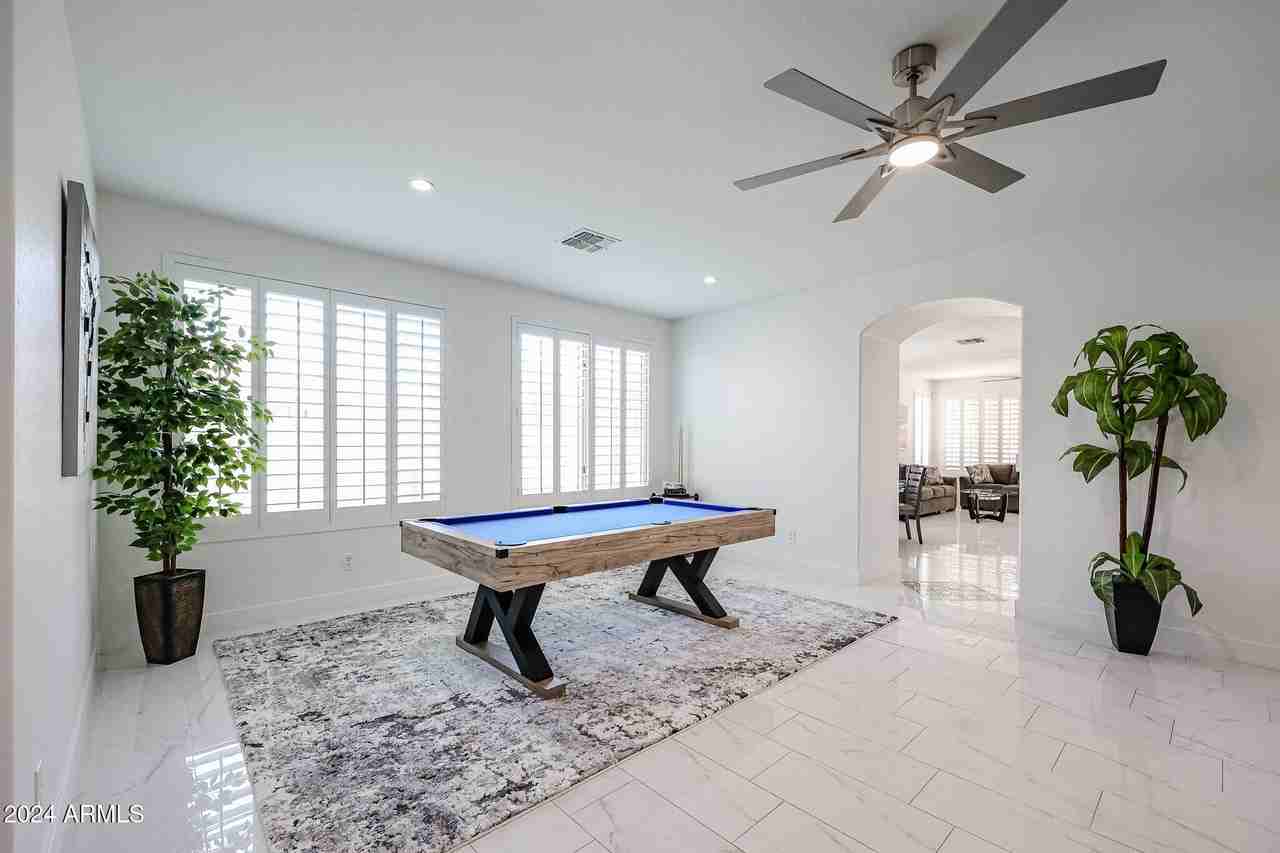 10101 W Cordes Rd - Photo 4 of 41