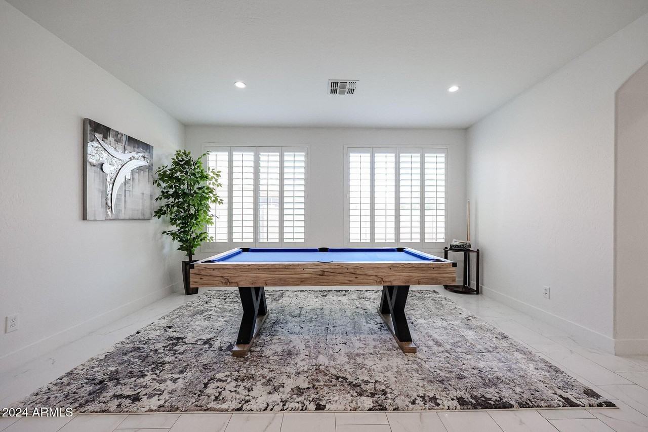 10101 W Cordes Rd - Photo 5 of 41