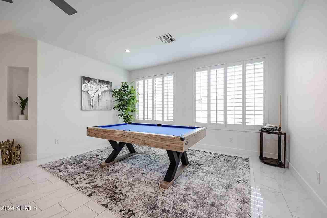 10101 W Cordes Rd - Photo 7 of 41