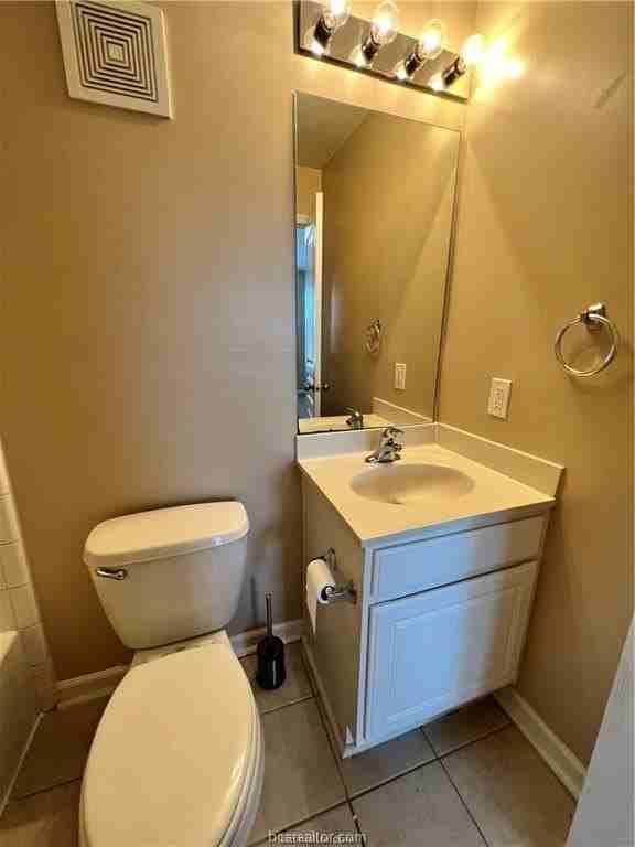 1725 Harvey Mitchell Pkwy S Apt 1923 #1923 - Photo 7 of 14