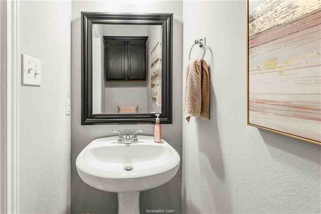 410 Montclair Ave - Photo 6 of 23