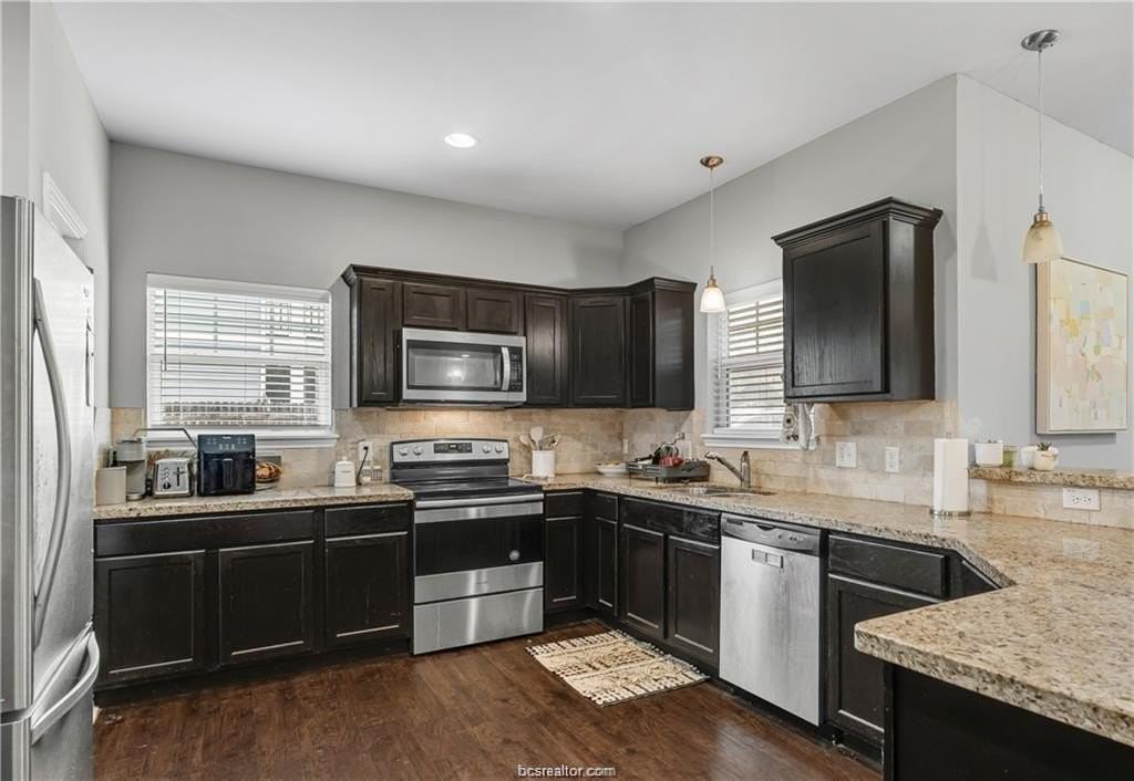 410 Montclair Ave - Photo 7 of 23