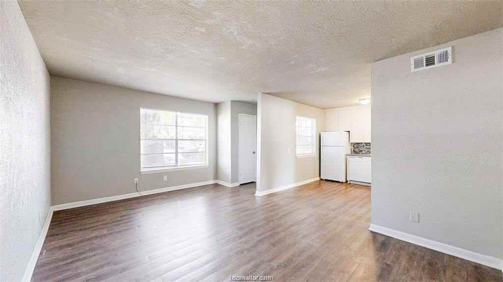 3800 E 29th St #13 - Photo 4 of 17