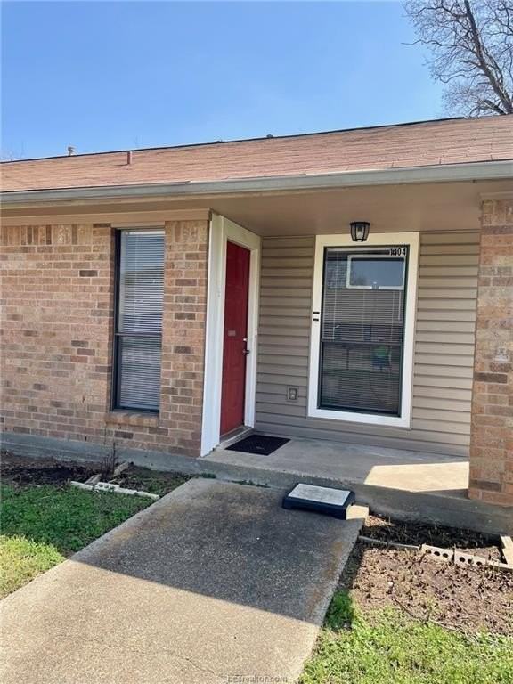 1406 Gramma Ct - Photo 2 of 17