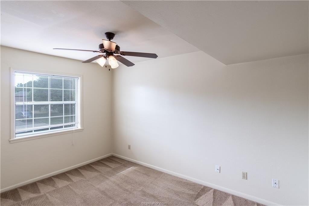 811 Yegua St Apt 3 - Photo 5 of 6