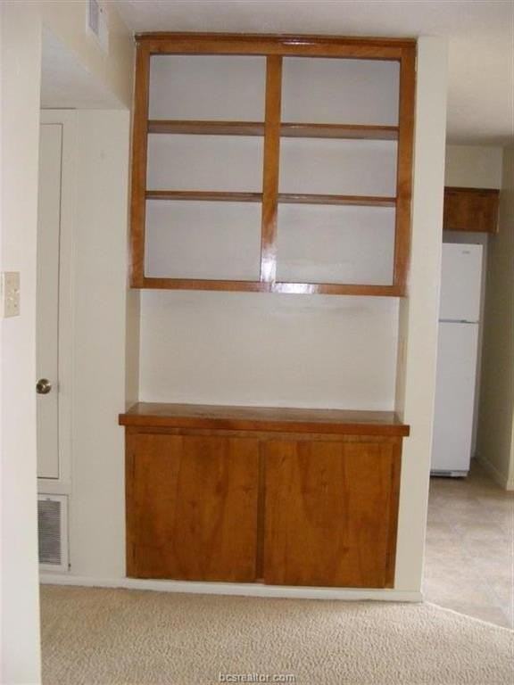 703 Yegua St Apt 4 - Photo 4 of 10