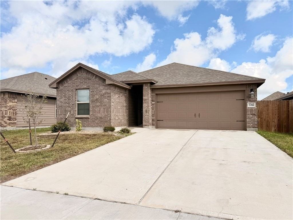 7742 Lariat Toss Dr - Photo 2 of 25