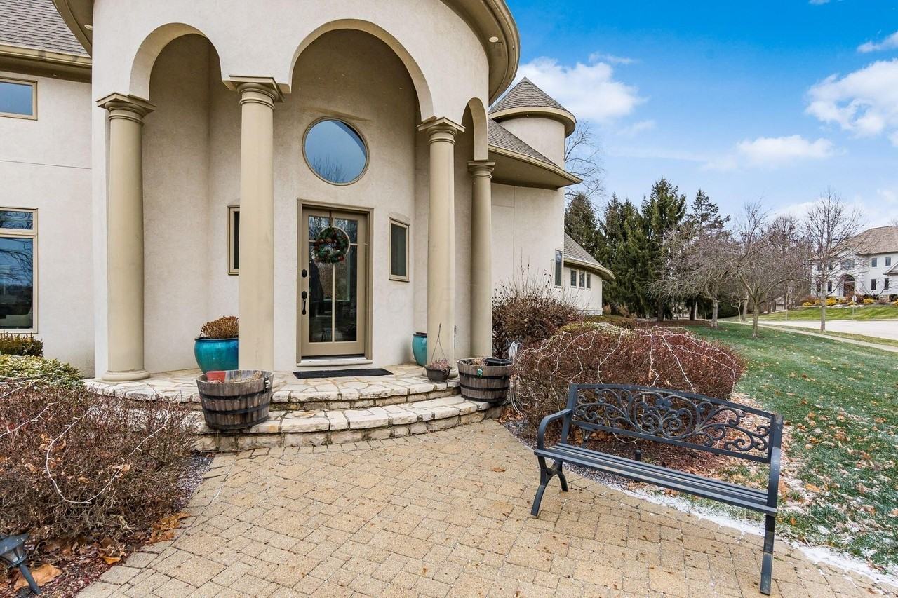 4602 Sandwich Ct - Photo 4 of 50