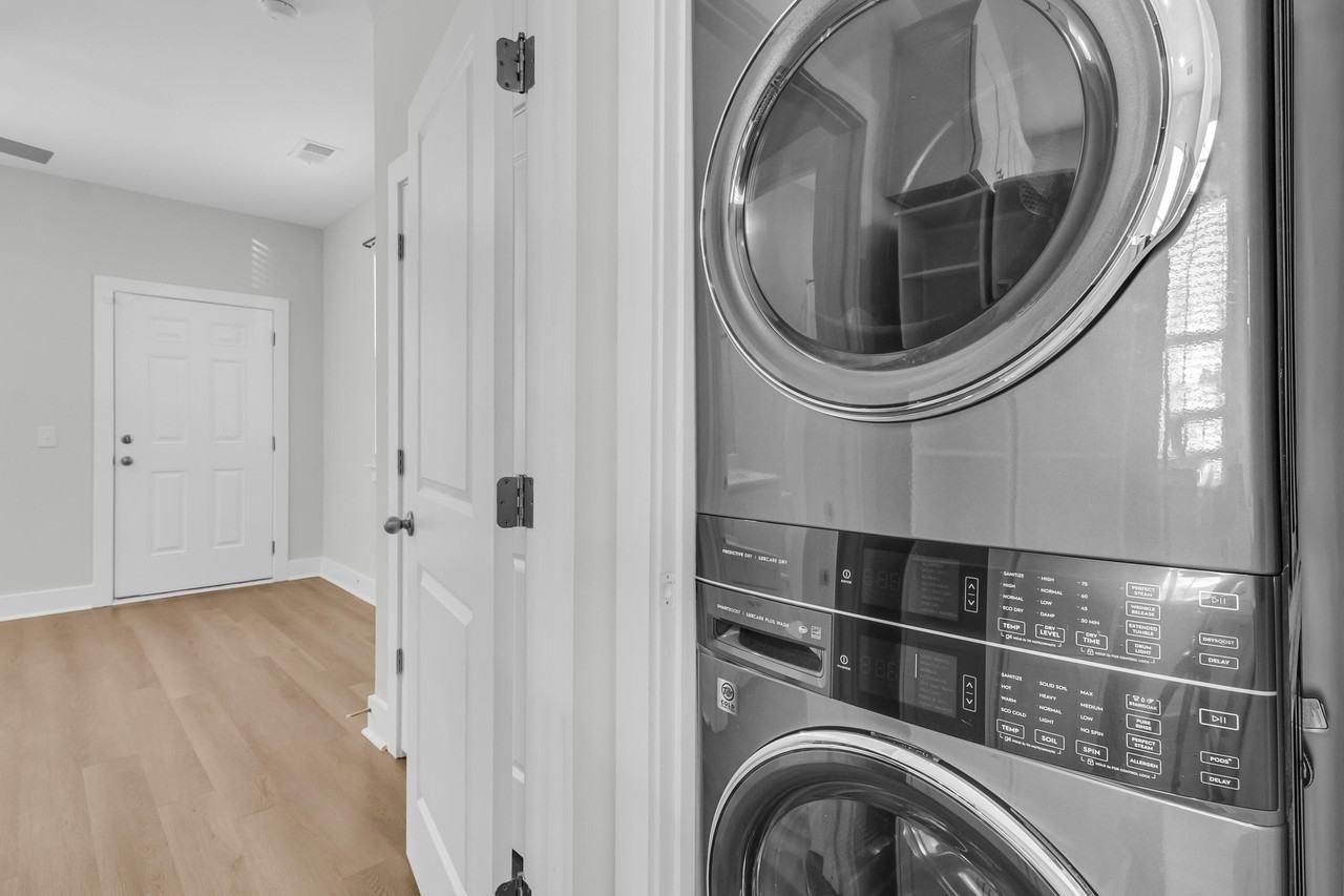 1995 Forest Ave - Photo 6 of 26