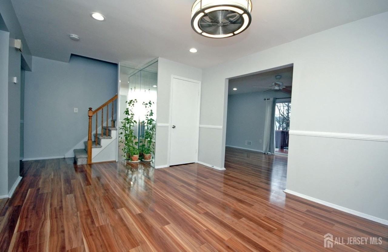 4 White Oaks Dr - Photo 4 of 33