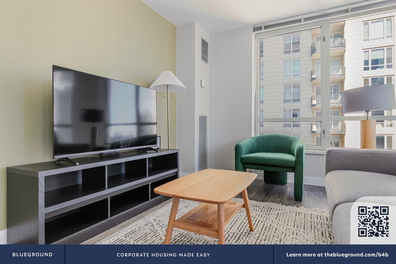 1 East Delaware Place - Photo 5 of 38