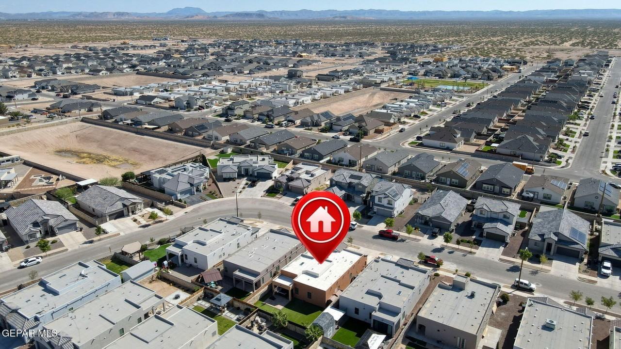 1149 Stoke St - Photo 5 of 30