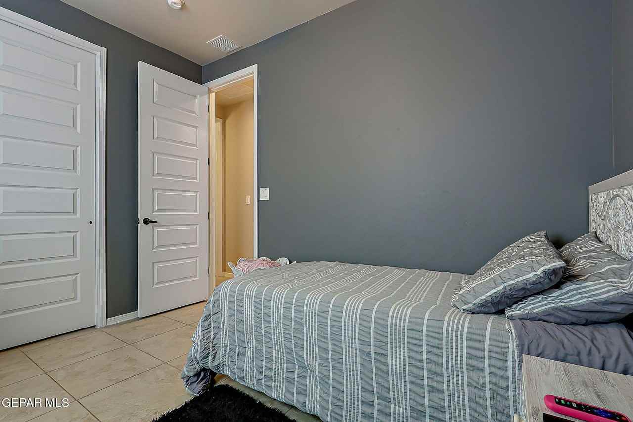 1149 Stoke St - Photo 7 of 30