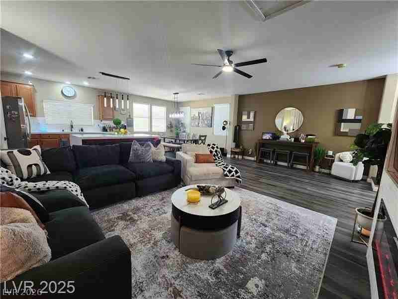 259 Morning Crest Ave - Photo 4 of 41