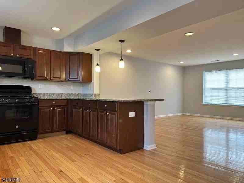 33 Ronald Dr - Photo 7 of 21