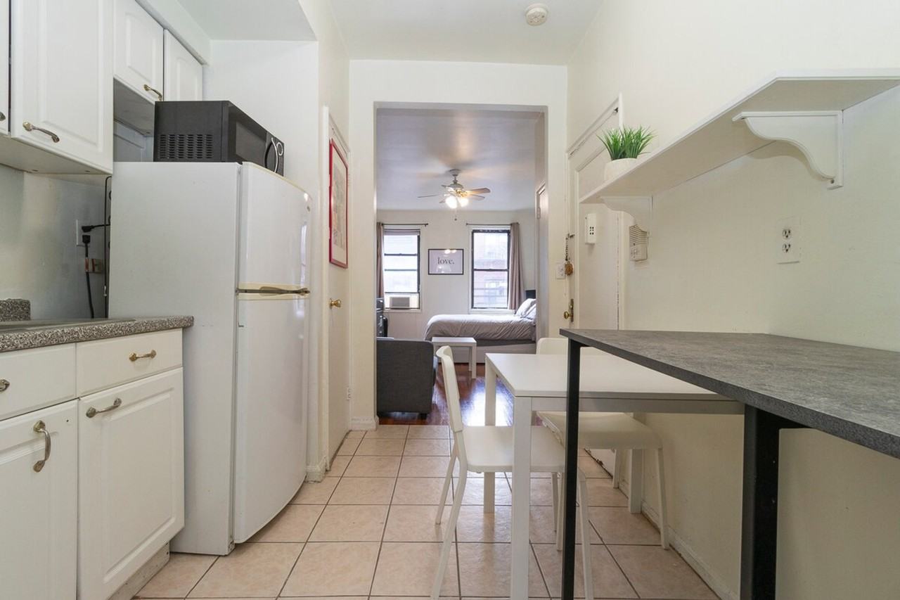 300 E 82nd St #1032021P - Photo 5 of 23