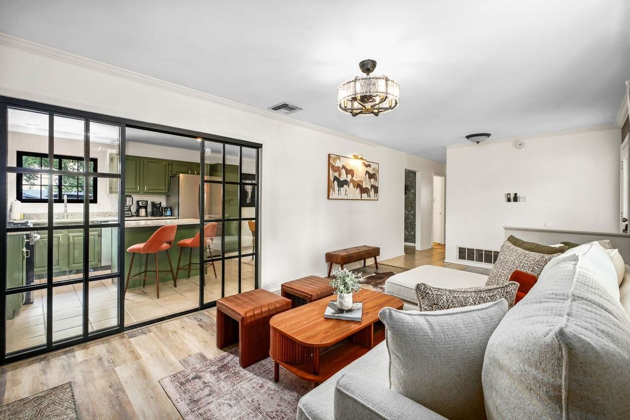 3951 Starhill Dr #1373669P - Photo 4 of 50