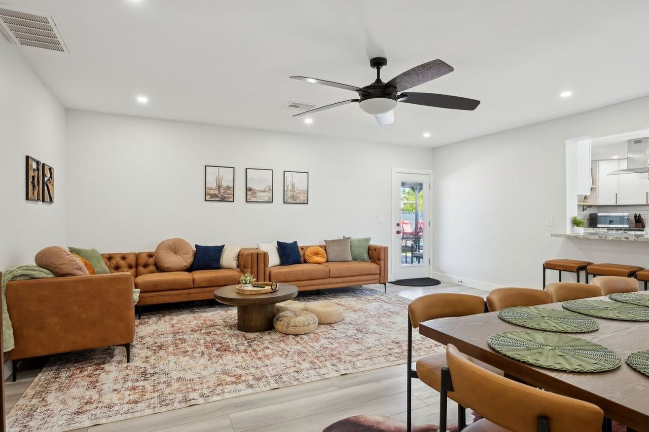 636 E 6th Pl #1502668P - Photo 3 of 49