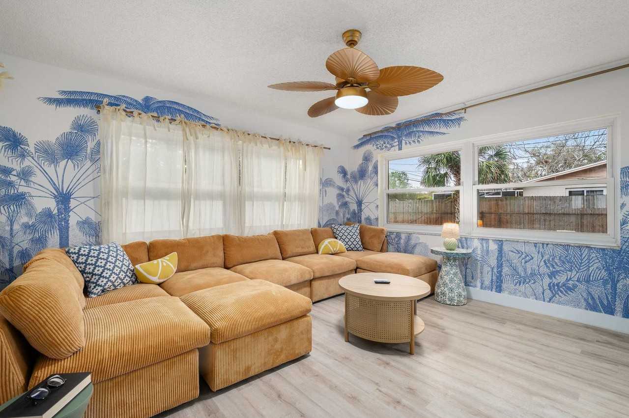 11365 115th St #1502692P - Photo 4 of 36