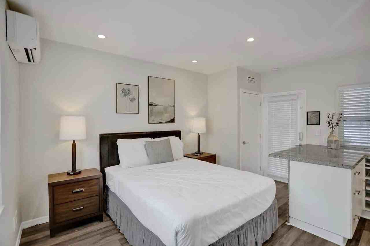 37 Hendricks Isle #1503940P - Photo 3 of 21