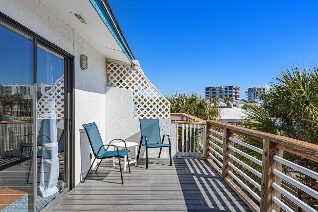 16 Gulf Breeze Ct #1502069P - Photo 4 of 50