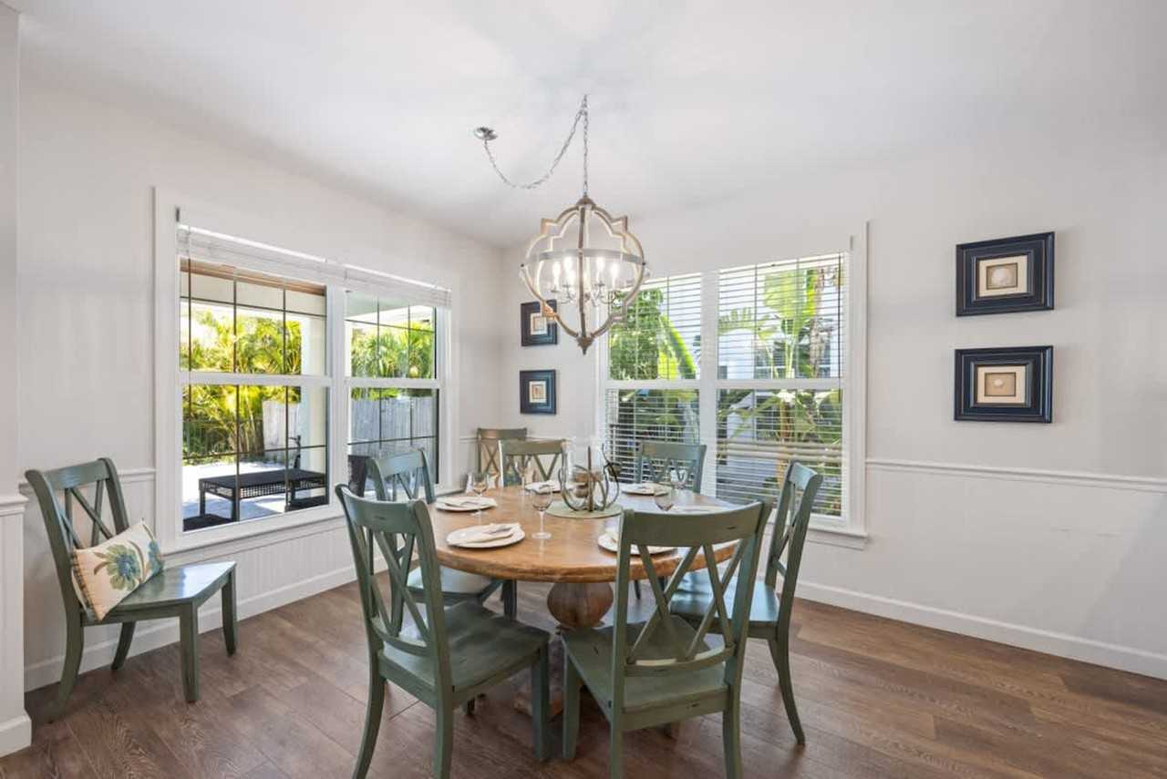 551 91st Ave N #1504170P - Photo 6 of 36