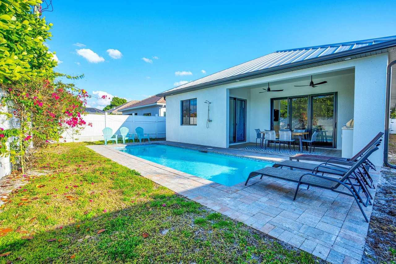 685 107th Ave N #1504184P - Photo 7 of 27