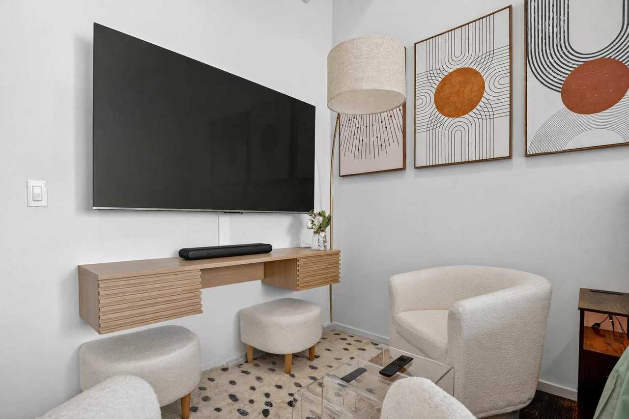 404 Ne 2nd Ave #1505545P - Photo 2 of 36