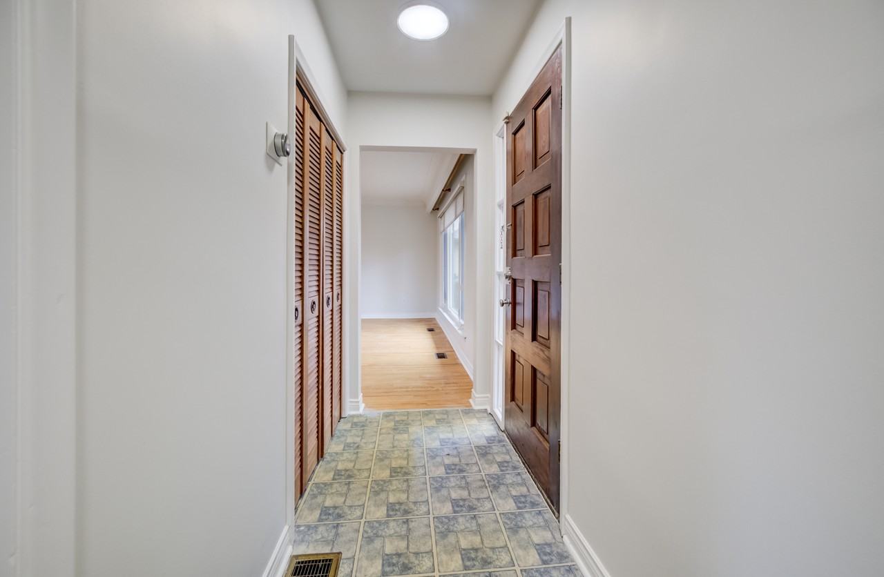 542 Trudale Court - Photo 3 of 30