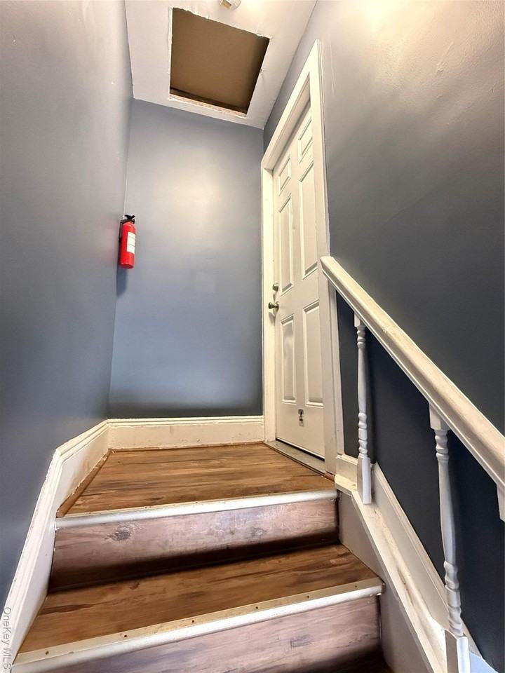 136 Fairview Blvd - Photo 2 of 17