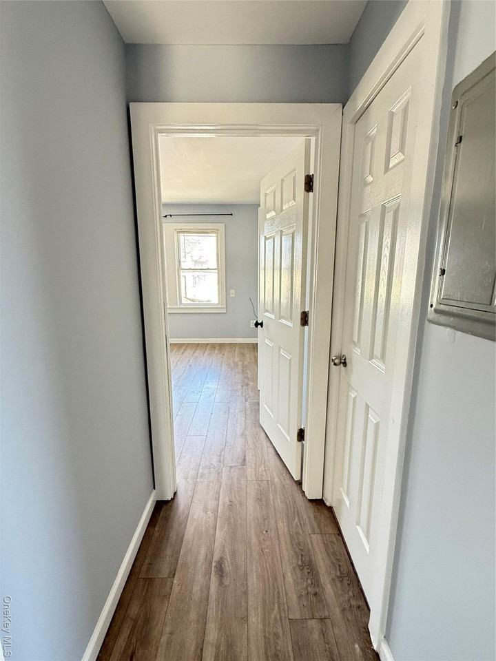 136 Fairview Blvd - Photo 6 of 17