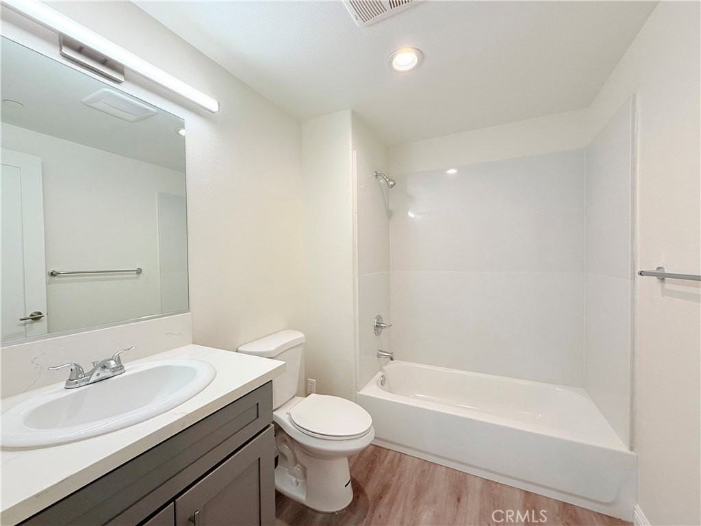 419 N Chandler Ave #419 - Photo 6 of 23