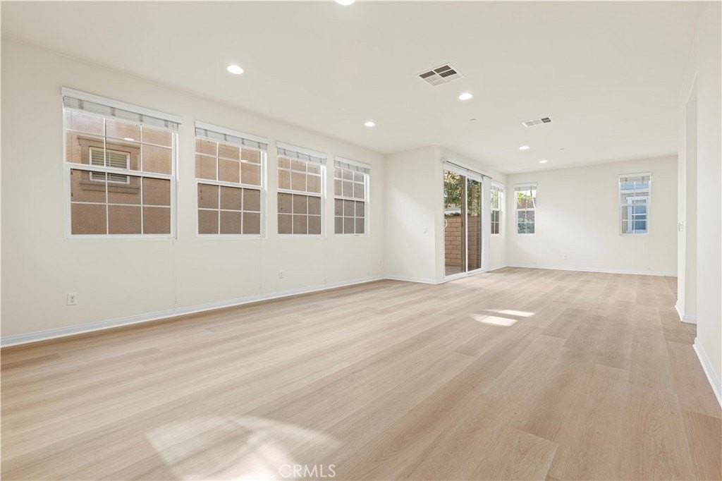 2873 E Via Terrano - Photo 4 of 45