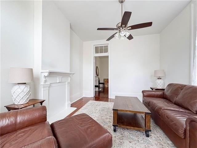 3317 Laurel St - Photo 4 of 14