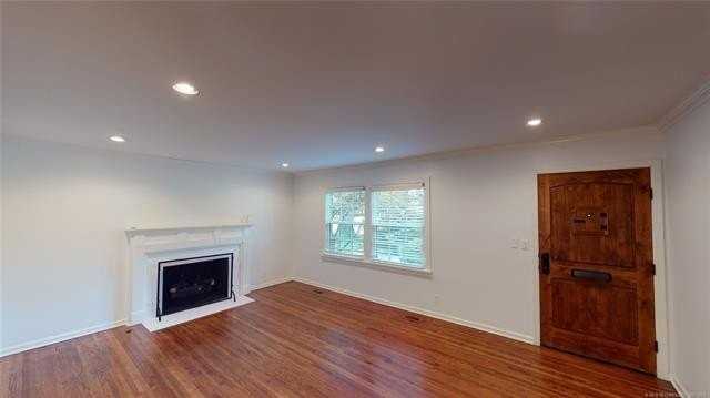 2644 E 19th St - Photo 7 of 44