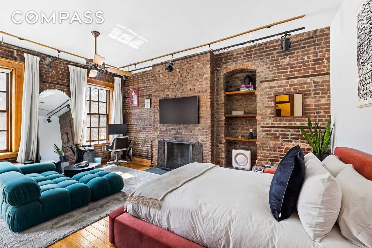 31 8th Ave #1 - Photo 2 of 9