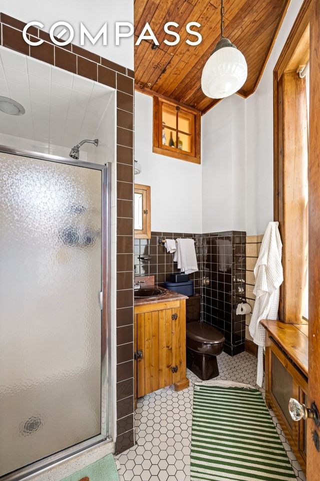 31 8th Ave #1 - Photo 7 of 9