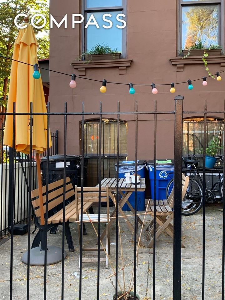 320 Macon St #2B - Photo 7 of 9