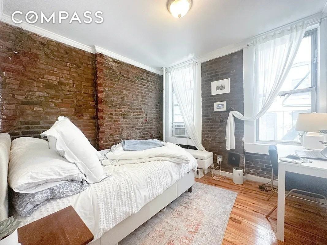 57 Spring St #10 - Photo 3 of 6