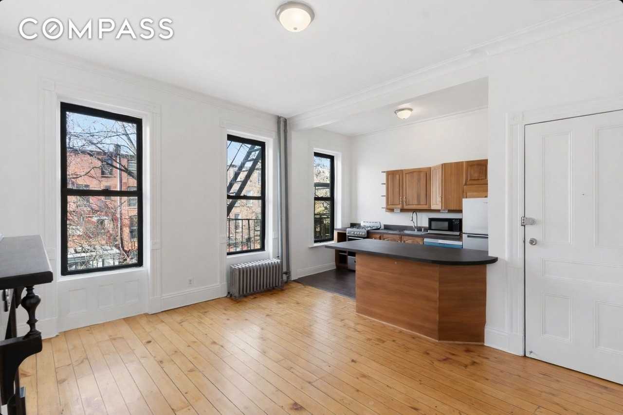 385 Madison St #2 - Photo 3 of 10