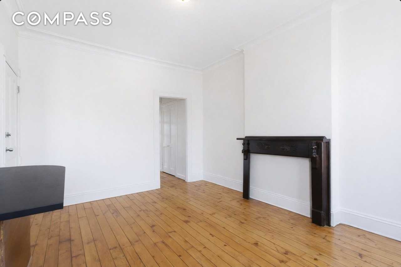 385 Madison St #2 - Photo 5 of 10