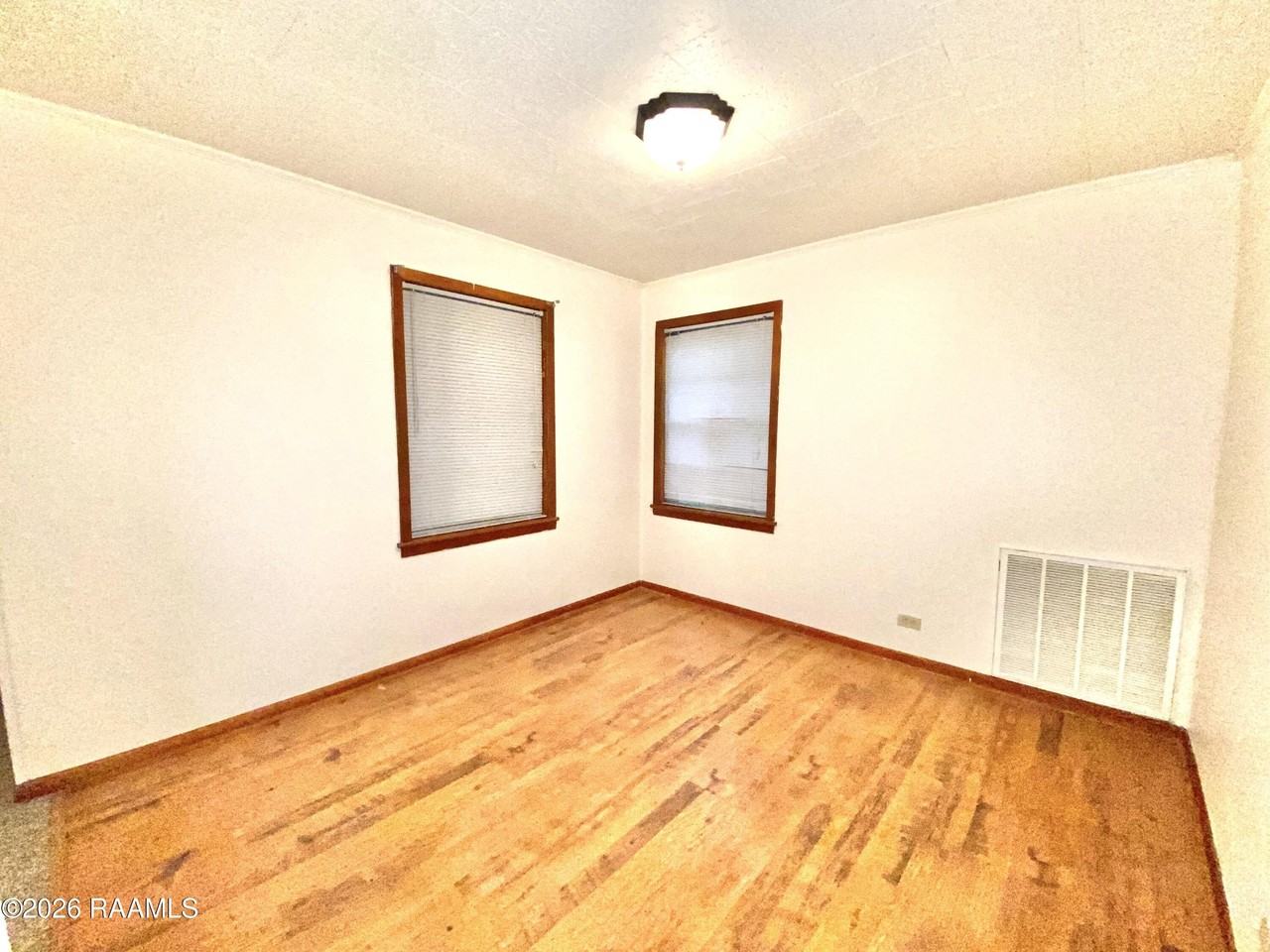 801 2nd St - Photo 4 of 15