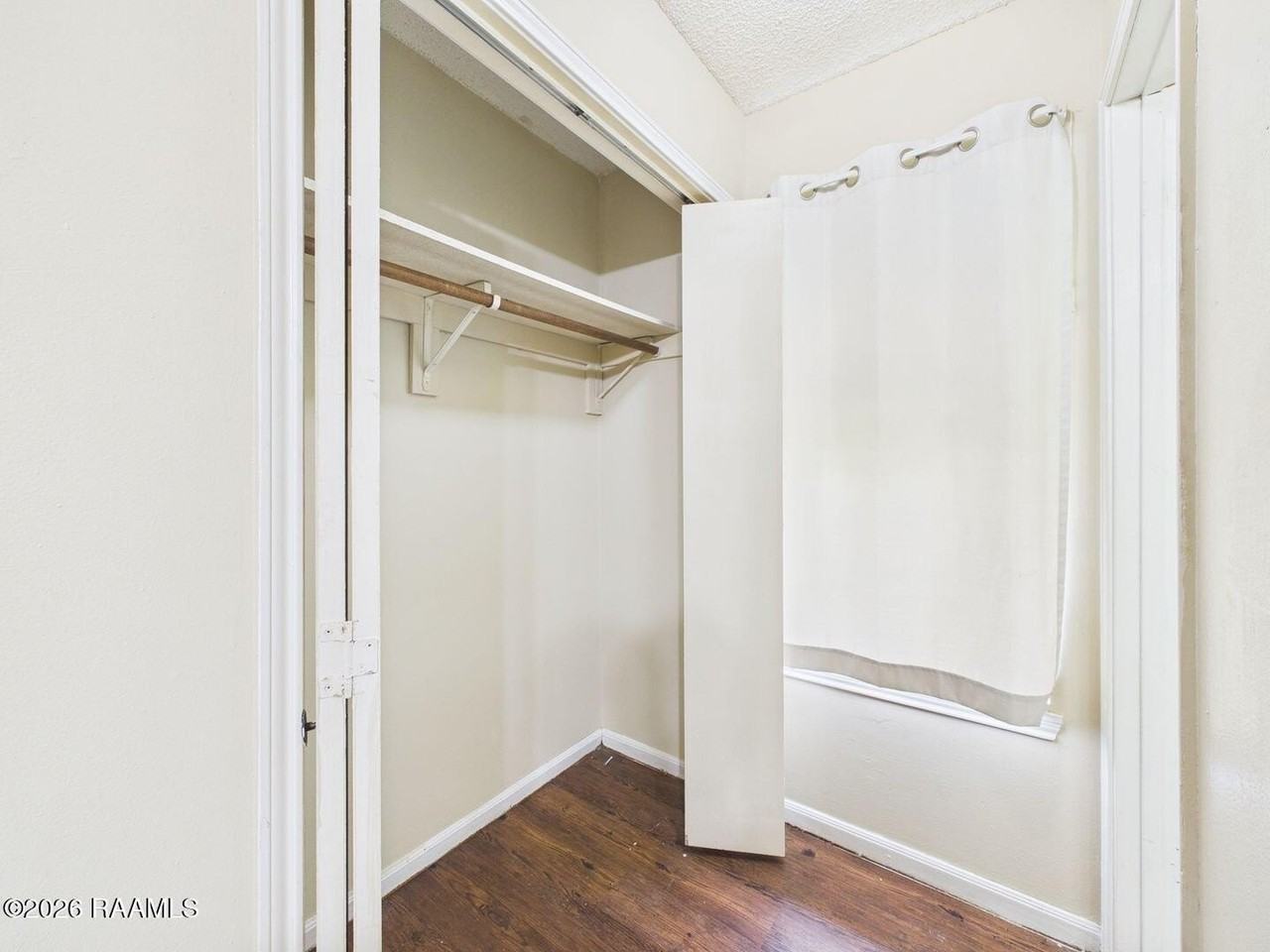 202 Belfast St Apt A - Photo 4 of 22